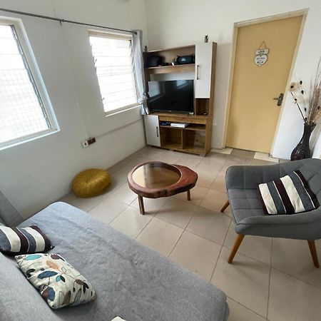 Big & Confortable House In Oxford Street Barnor Apartment Accra Ngoại thất bức ảnh
