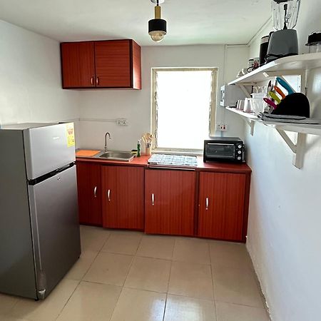 Big & Confortable House In Oxford Street Barnor Apartment Accra Ngoại thất bức ảnh